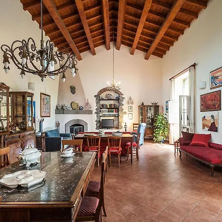 Villa Due Leoni